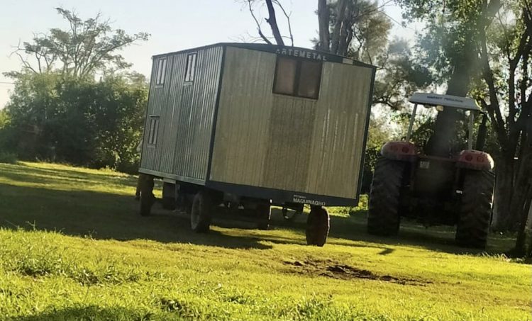 La Policía secuestró maquinarias, que serían de la Municipalidad, del campo de «Chilú» Leguizamón
