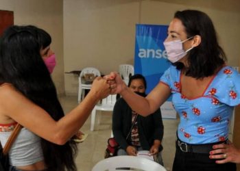 Pareja sin trabajo y dos hijos puede lograr más de 52 mil pesos mensuales del Estado