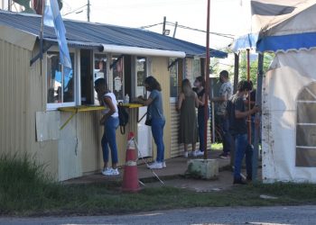 El hisopado de ingreso puede abonarse en efectivo o por transferencia bancaria