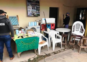 Procedimiento contra el juego clandestino con secuestro de armas de fuego y dinero