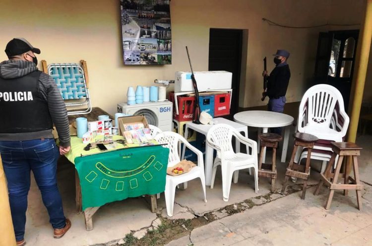 Procedimiento contra el juego clandestino con secuestro de armas de fuego y dinero