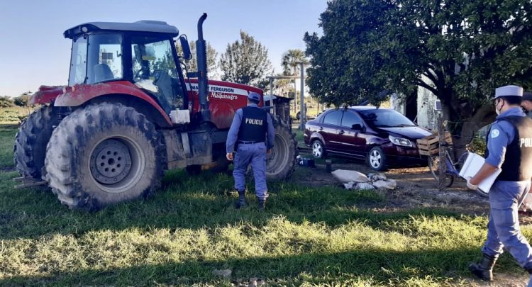 La Policía secuestró maquinarias, que serían de la Municipalidad, del campo de «Chilú» Leguizamón