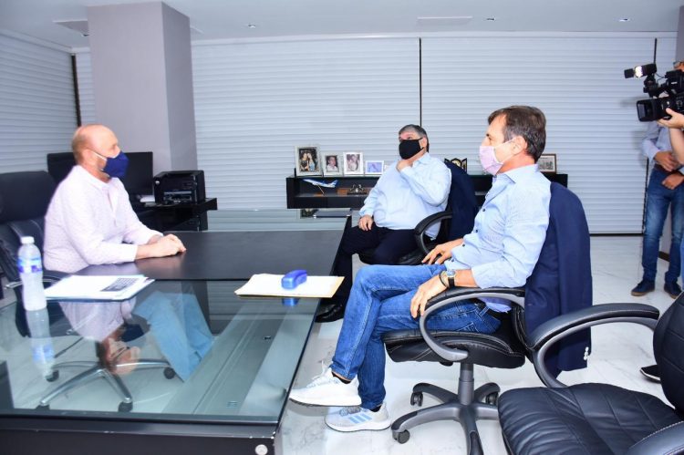 Encuentro cumbre: Gildo, Naidenoff, Mayans