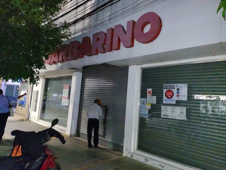 Garbarino Formosa, otra persiana que se baja para siempre