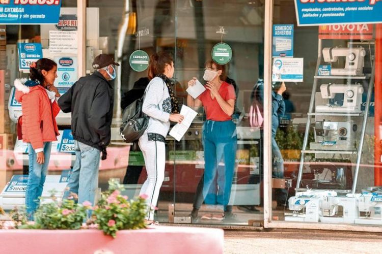 Piden a Insfrán «vacunación para empleados mercantiles»