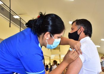 En Santiago del Estero y  Chaco vacunan a personas de riesgo, entre 18 y 59 años