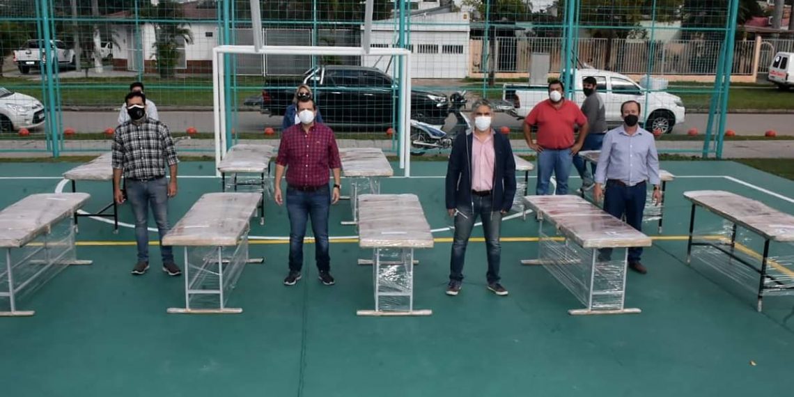 Ediles radicales donaron parte de su sueldo para comprar insumos hospitalarios