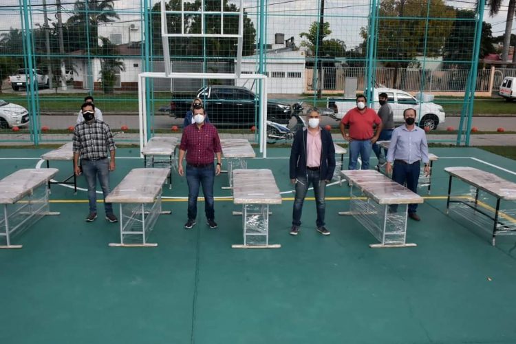 Ediles radicales donaron parte de su sueldo para comprar insumos hospitalarios