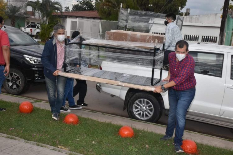 Ediles radicales donaron parte de su sueldo para comprar insumos hospitalarios
