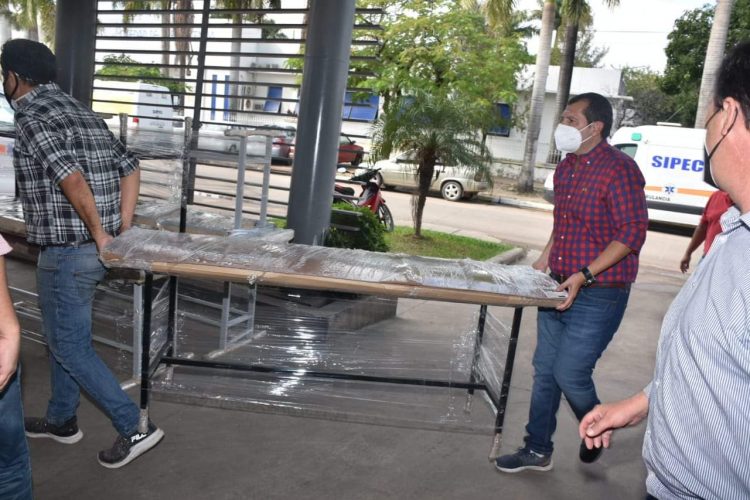 Ediles radicales donaron parte de su sueldo para comprar insumos hospitalarios