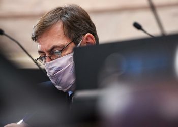 Naidenoff: “Volver a fase 1 no es la respuesta para la situación actual”