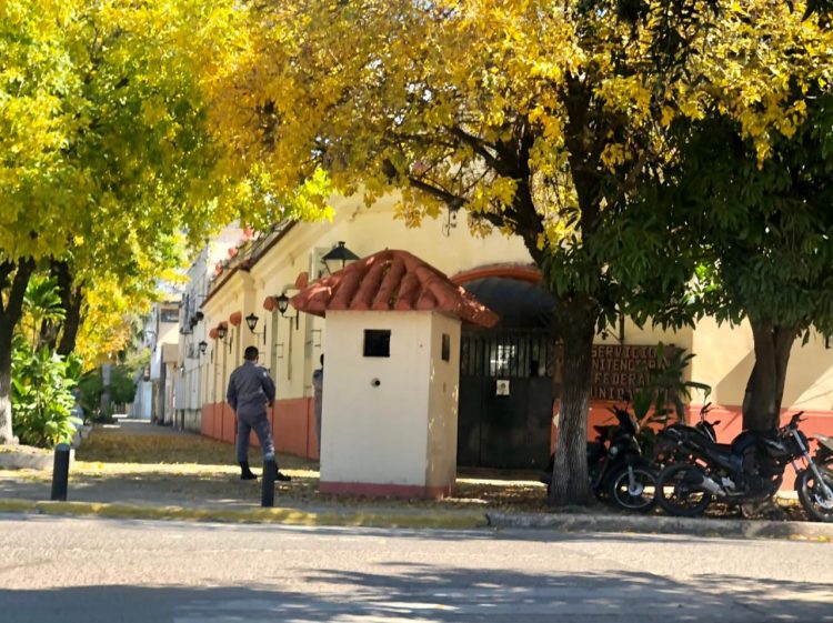 Urgente: murió guardiacárcel de la U-10 y alertan de un brote interno