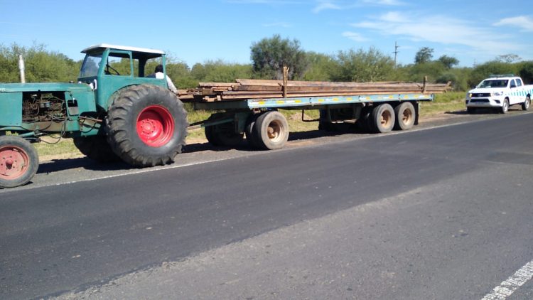 Municipales trasladaban rieles del FFCC autorizados «por el intendente»