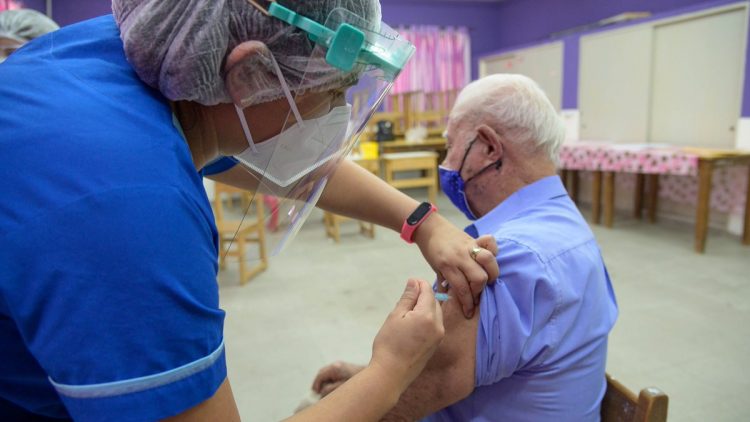 Pese a la fase 1 en capital y Clorinda, la curva de contagios sigue creciendo: hoy, 857 positivos