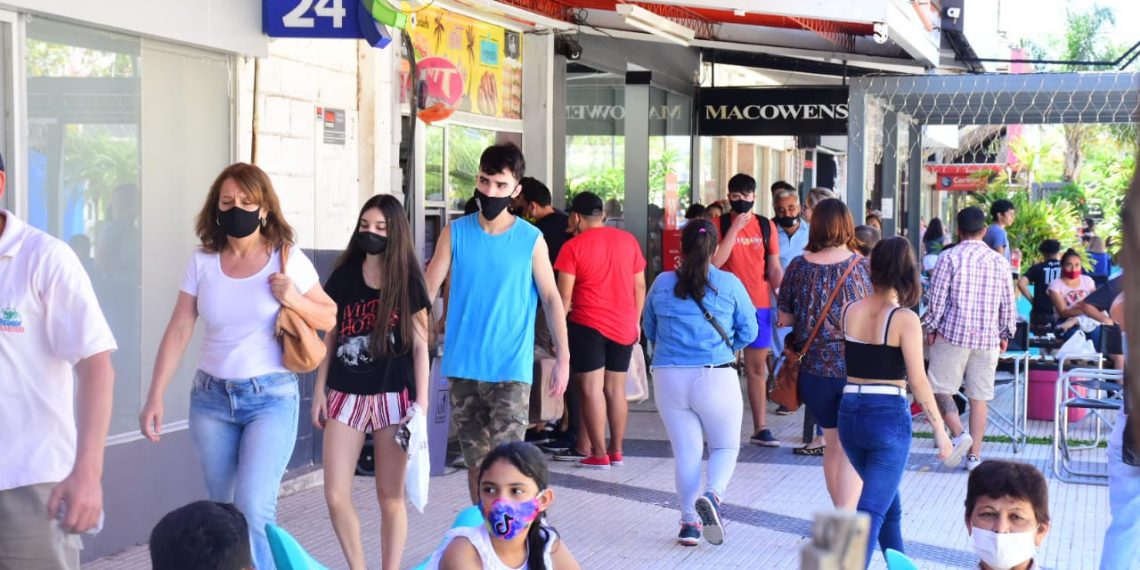 Tras varios meses, la curva de contagios cede y marca una desaceleración de contagios