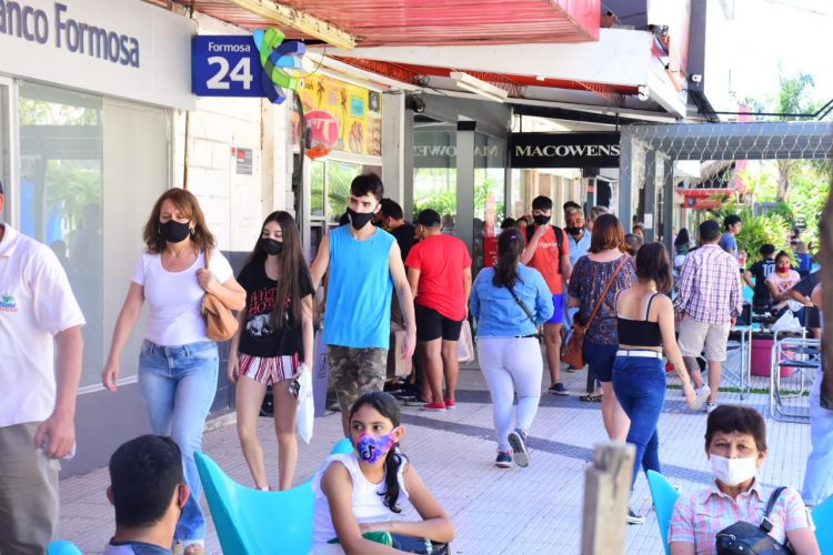 Tras varios meses, la curva de contagios cede y marca una desaceleración de contagios