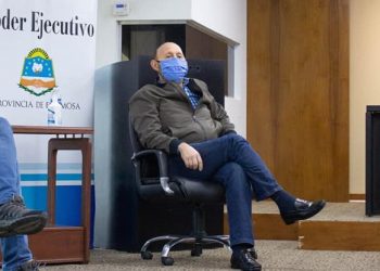 Insfrán otorgó otro bono de $10 mil para personal de salud y policial