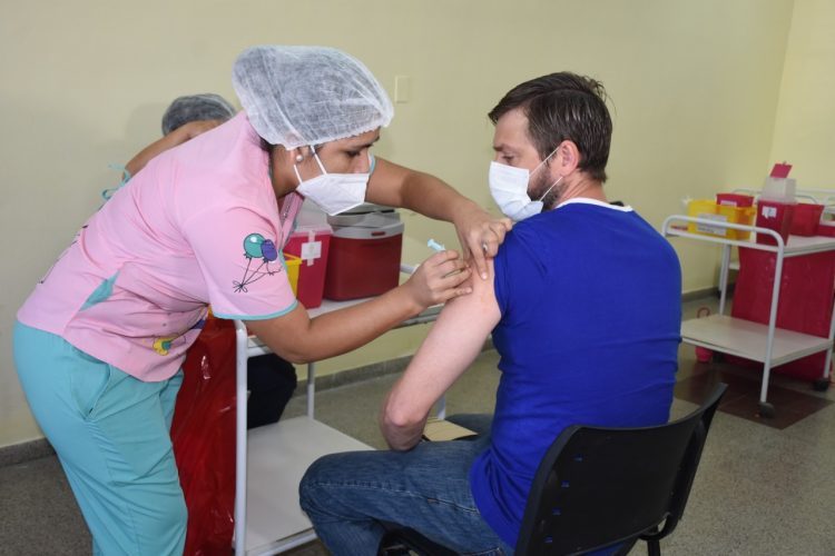 Inmunizarán contra el covid19 a las clases 1970 y 1971