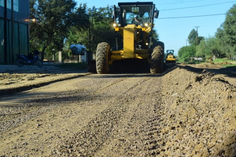 Amplio despliegue de cuadrillas municipales para mejorar calles