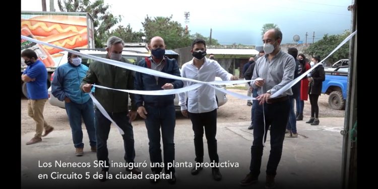 Insfrán presente en la inauguración de una planta de chacinados