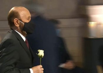 Insfrán acompañó al Presidente en la ceremonia en memoria de los muertos por covid-19
