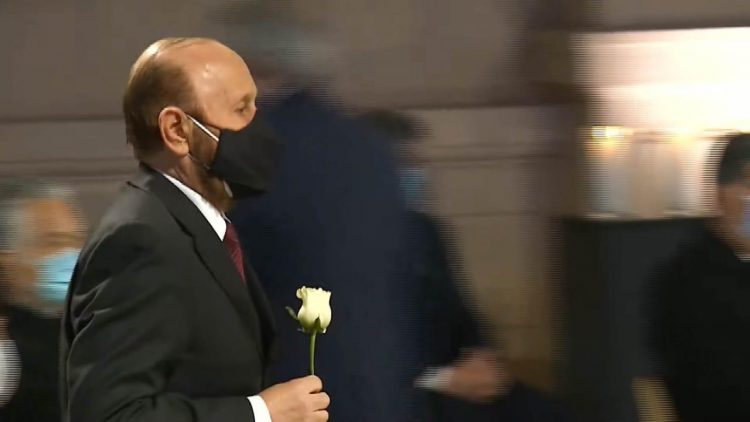 Insfrán acompañó al Presidente en la ceremonia en memoria de los muertos por covid-19