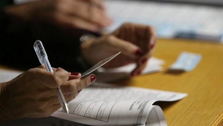 Adelantarán designación de 200 mil autoridades de mesa para vacunarlas antes de las PASO