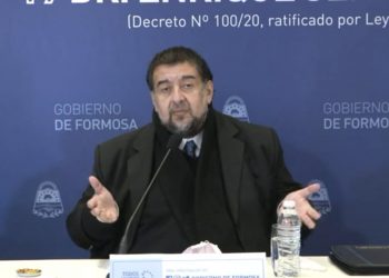 González escrachó a padre de periodista, pero no respondió pregunta sobre Insfrán