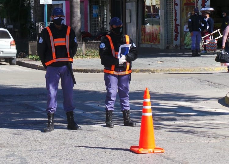 Viernes con 17 decesos y 424 nuevos casos positivos en la provincia