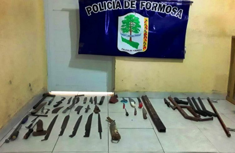 Varios allanamientos, tres detenidos y secuestro de armas tras masiva gresca en Lote 111
