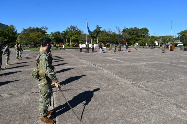 Acto en el RIMte 29 en conmemoración al final de la Guerra de Malvinas