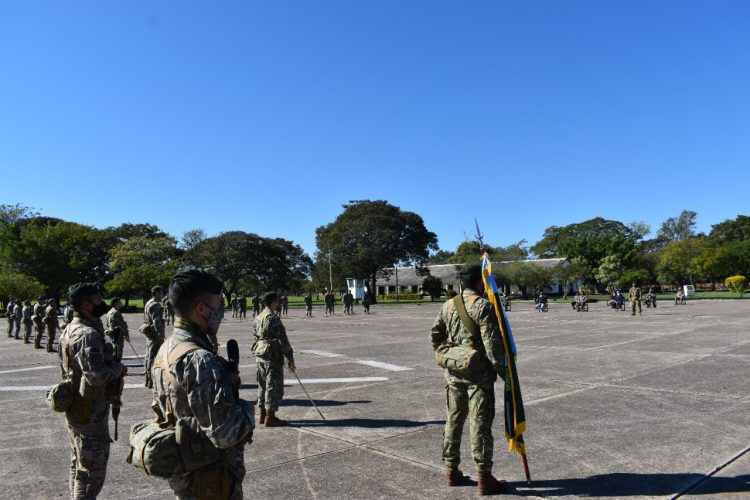 Acto en el RIMte 29 en conmemoración al final de la Guerra de Malvinas