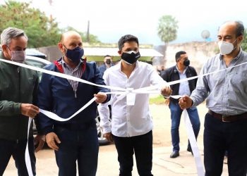 Insfrán presente en la inauguración de una planta de chacinados