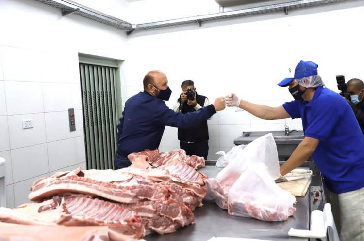 Insfrán presente en la inauguración de una planta de chacinados
