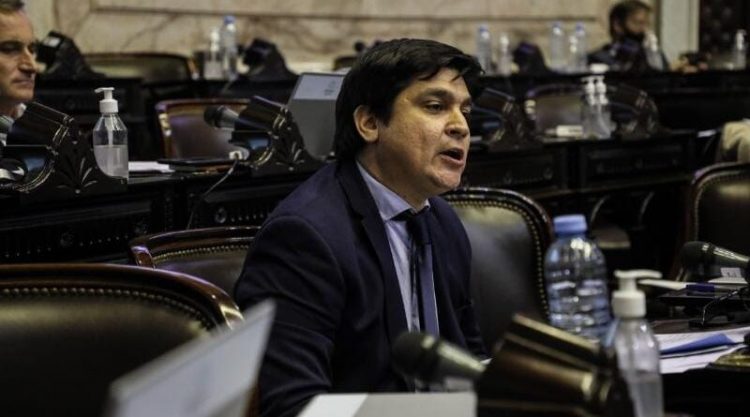 Mario Arce opinó que el 40% de aumento en los sueldos del Congreso “es inoportuno y excesivo”
