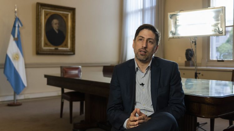 Trotta: «Todavía estamos lejos de la presencialidad absoluta»