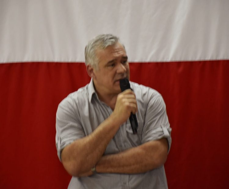 El Frente Amplio ofreció al ex juez Fernando Carbajal la candidatura a diputado nacional