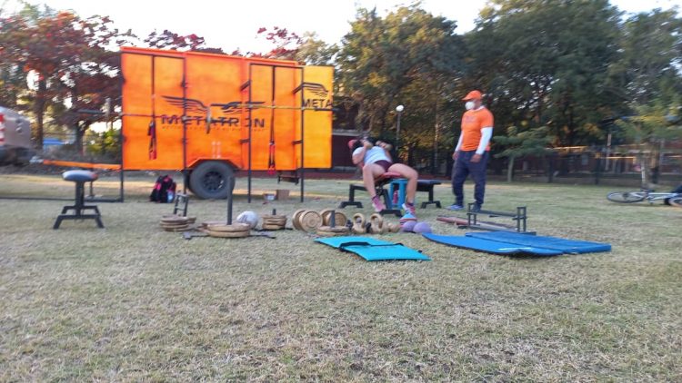 Gimnasio móvil al aire libre y en modo “pandemia”