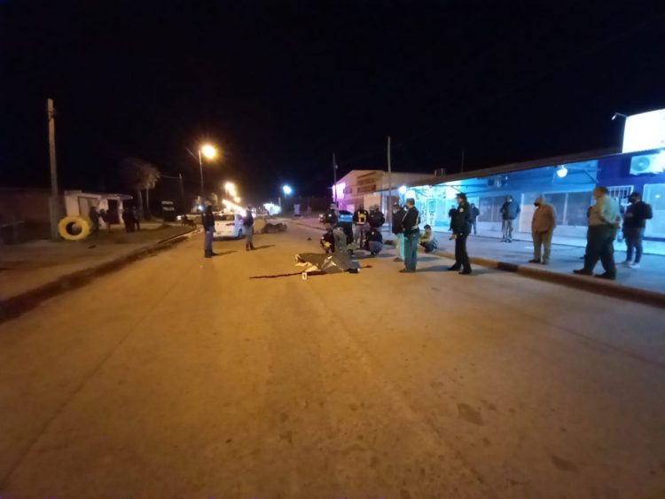 Motociclista chocó vehículo que salía de una gomería y se mató