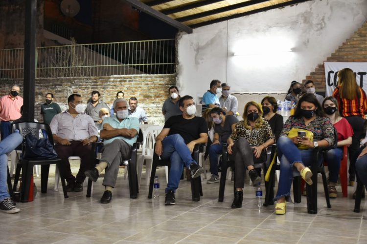 El Frente Amplio ofreció al ex juez Fernando Carbajal la candidatura a diputado nacional