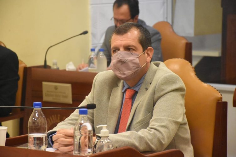 Olivera: “El gobierno provincial terminó de destruir al transporte público”