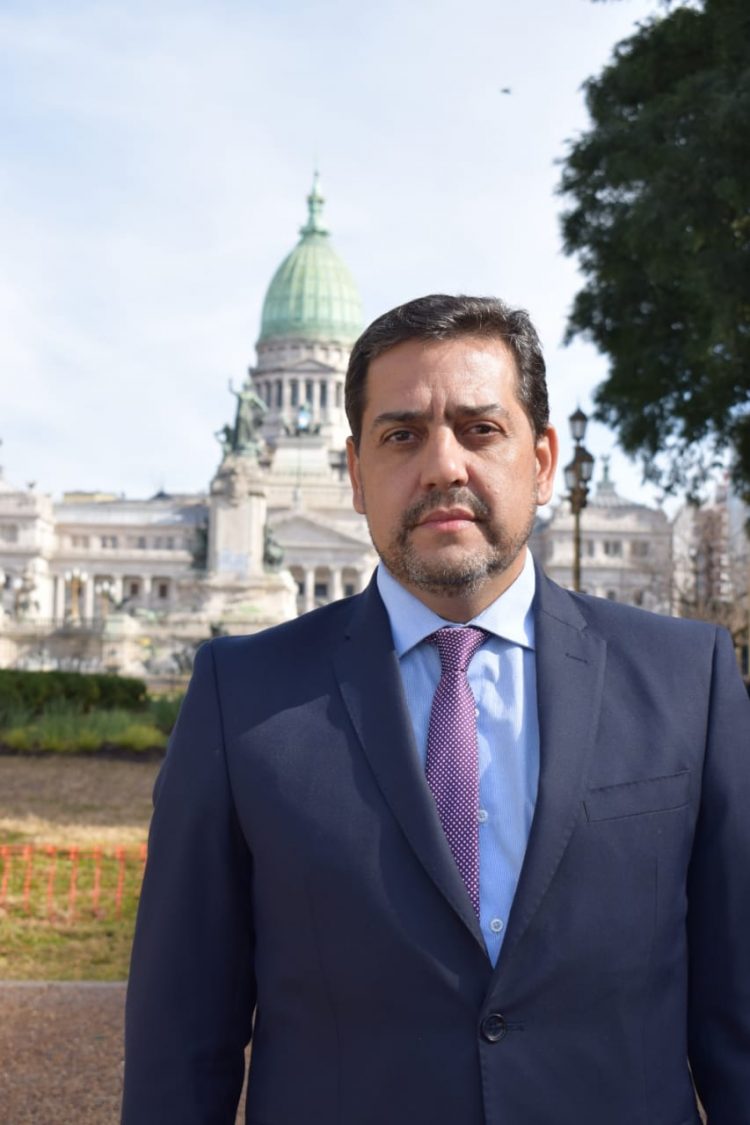 Fernández Patri: “Está en juego quiénes van a poner en marcha un país»