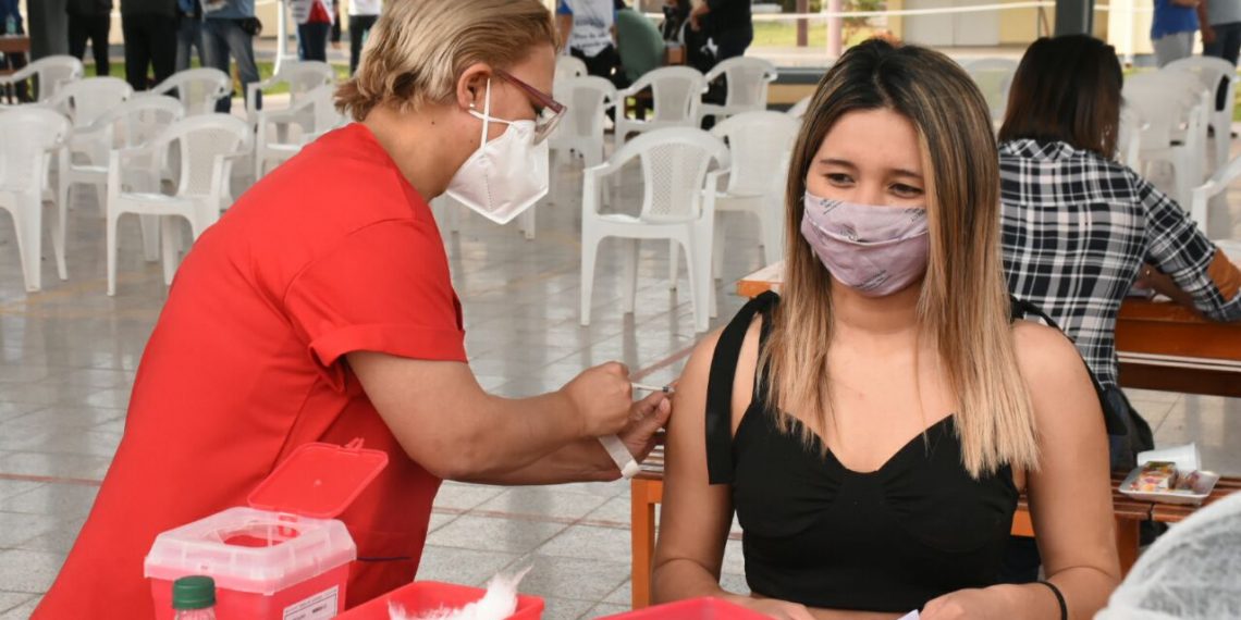 Jóvenes capitalinos de las clases ‘94 a ‘97 serán inmunizados este jueves 22