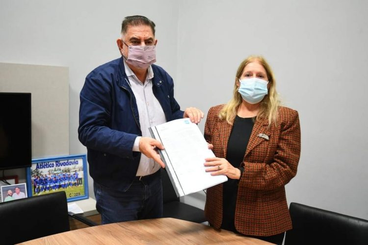 Jofré firmó convenio marco con la Universidad de la Cuenca del Plata