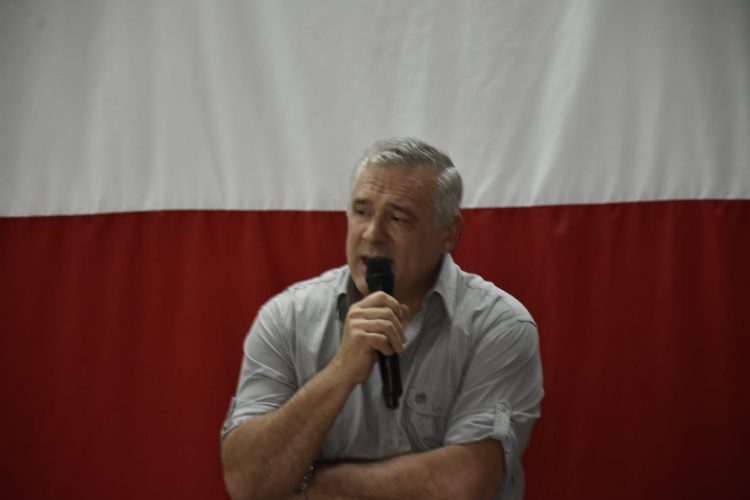 El Frente Amplio ofreció al ex juez Fernando Carbajal la candidatura a diputado nacional