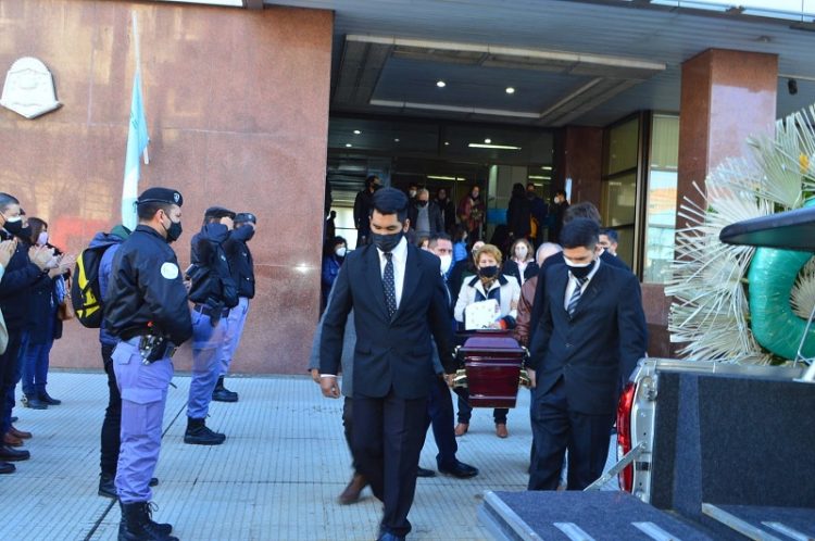 Insfrán, gabinete y familiares despidieron a Alberto Zorrilla en Casa de Gobierno