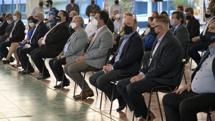 Insfrán firmó actas y llamado a licitación de obras por más de 25 mil millones de pesos