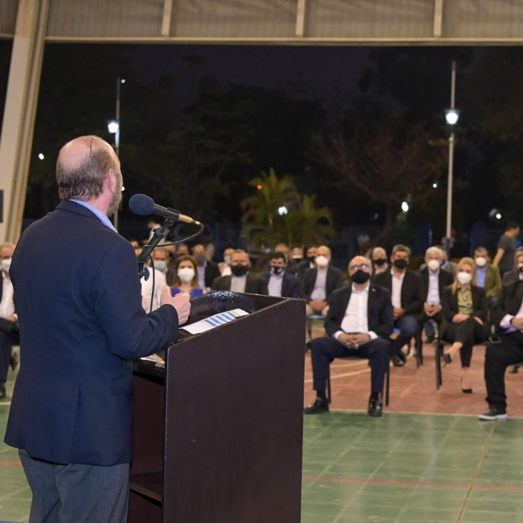 Insfrán firmó actas y llamado a licitación de obras por más de 25 mil millones de pesos