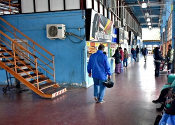 Comenzaron los viajes al interior en colectivo: aquí los precios y horarios