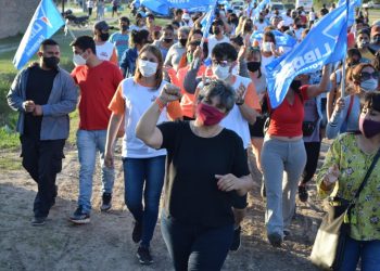 La precandidata Gabriela Neme recorrió barrios de circuito 5